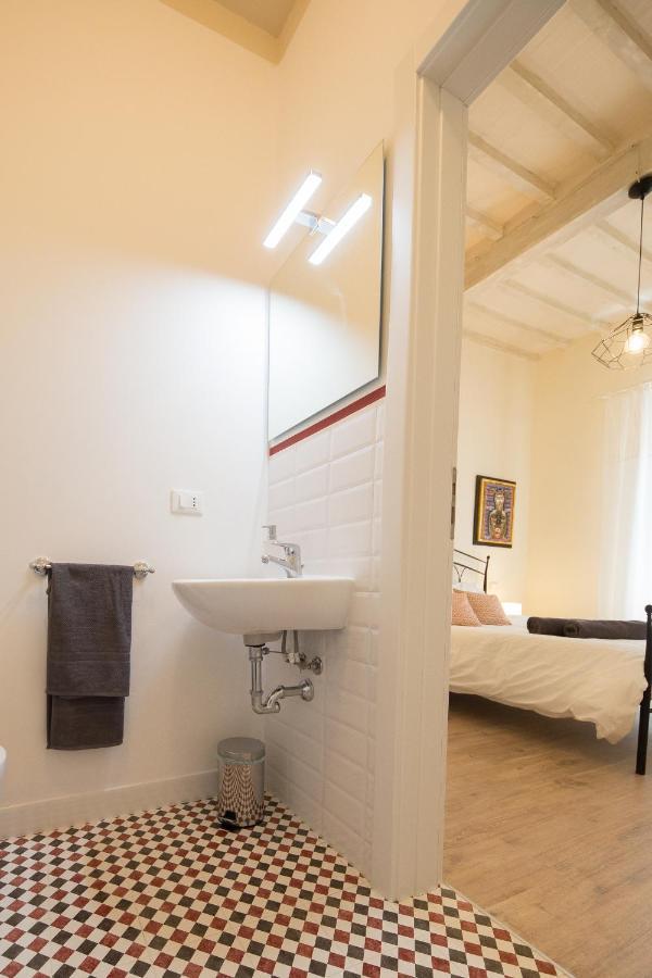B&B In Acquaviva Livorno Exteriör bild