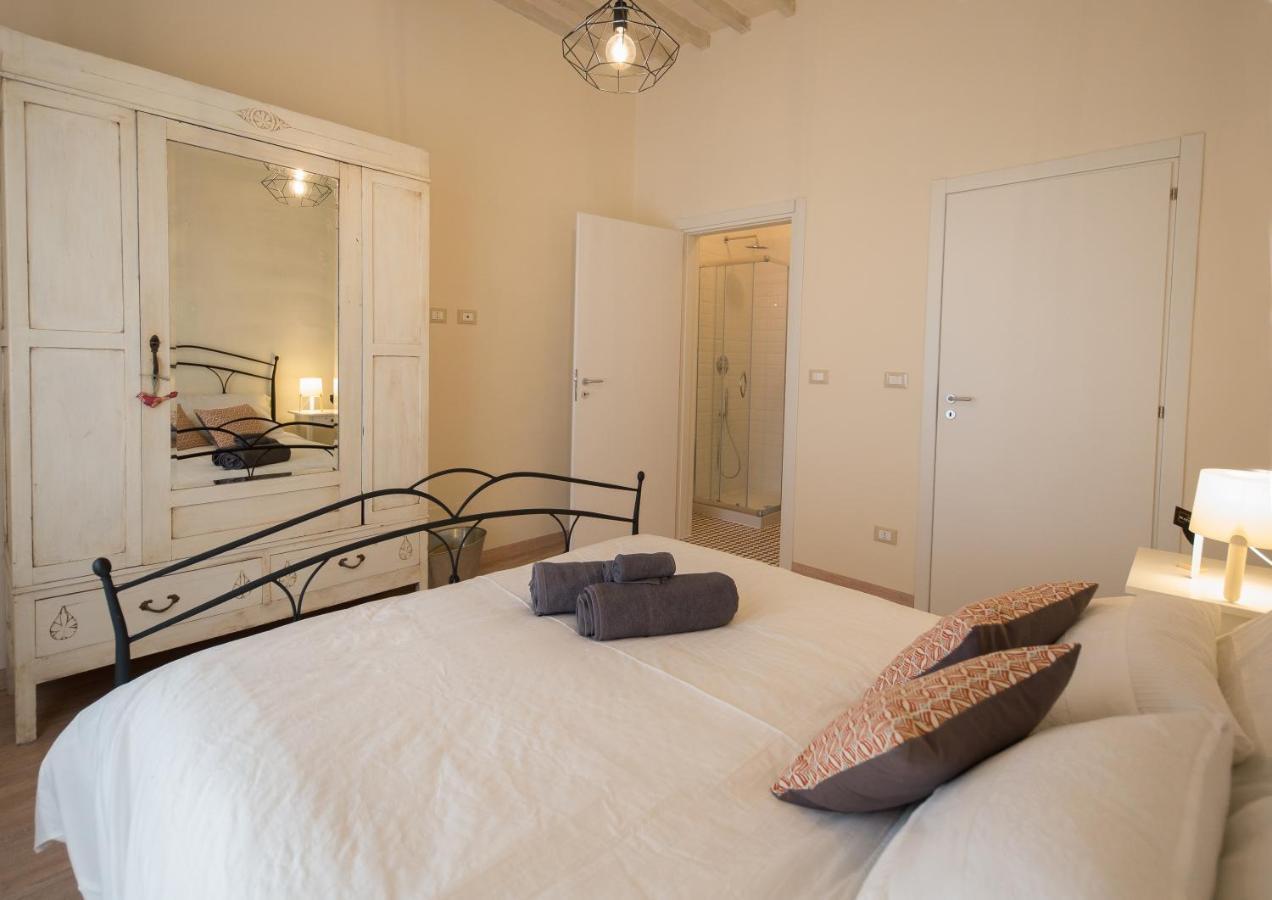 B&B In Acquaviva Livorno Exteriör bild
