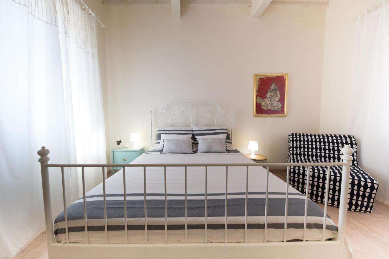 B&B In Acquaviva Livorno Exteriör bild